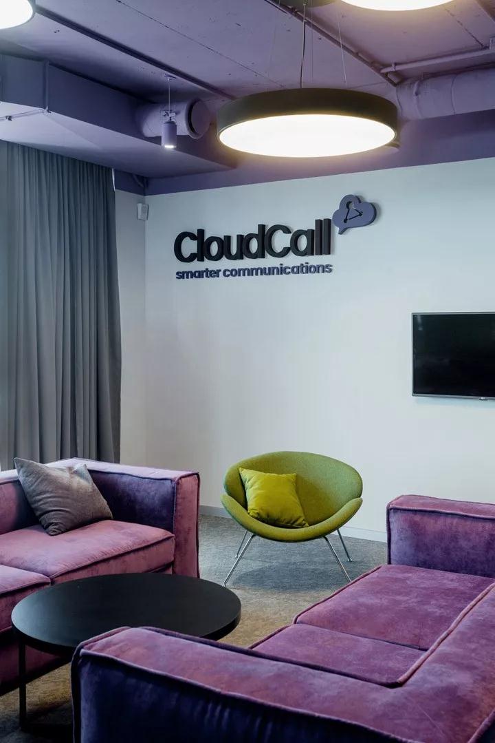 紫色世界 CloudCall公司白俄罗斯办公空间设计欣赏