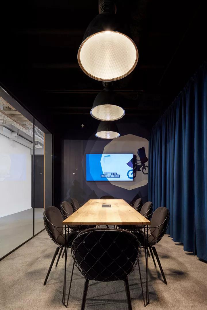 人文情怀 科技公司WebSupport布拉迪斯拉发新办公空间设计欣赏