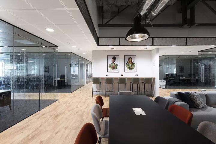蓝色系经典 Central Working维多利亚新总部办公空间设计欣赏