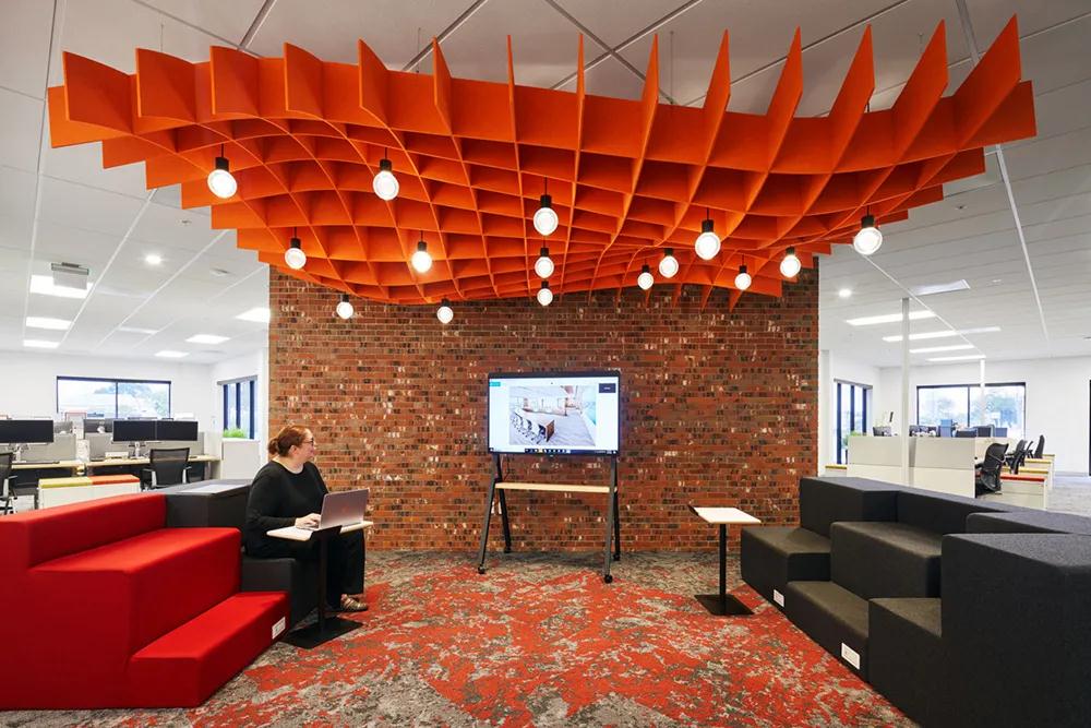 多元化互动 生物科技公司福斯特市办公空间设计欣赏